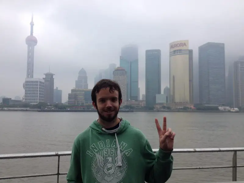 tourist photo at the bund