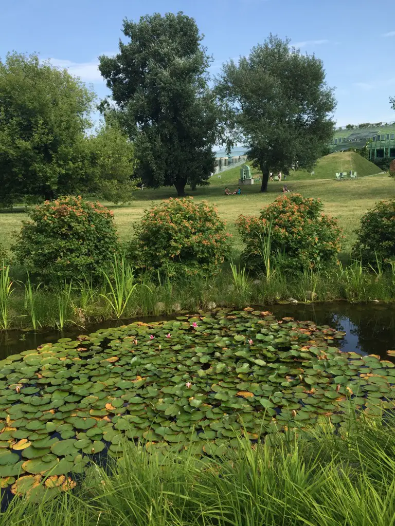 uNI OF WARSAW GARDENS