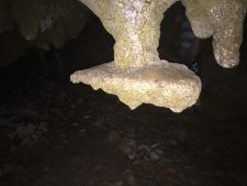 gua tempurung stone