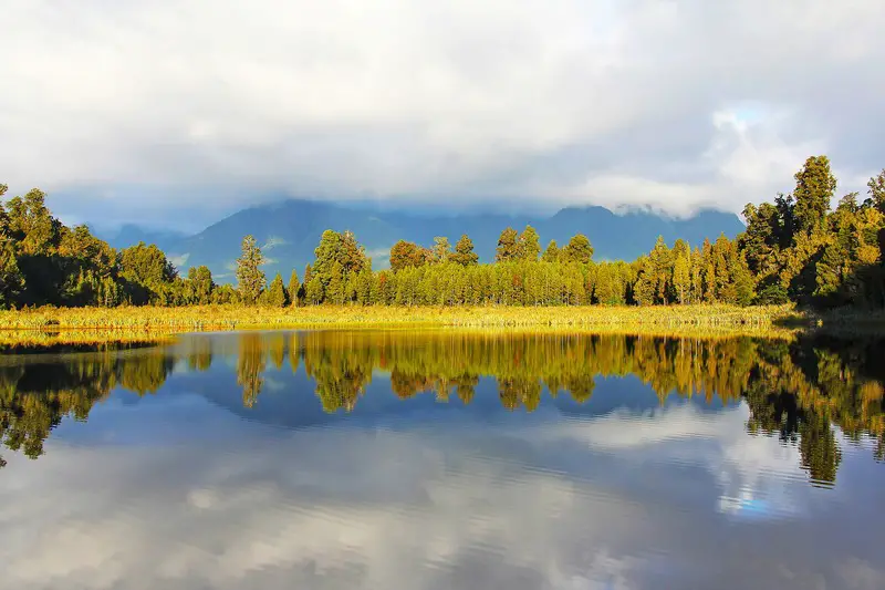 lake matheson reflection