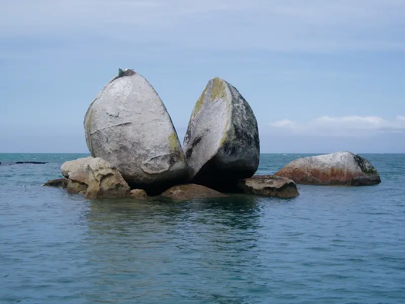 split apple rock