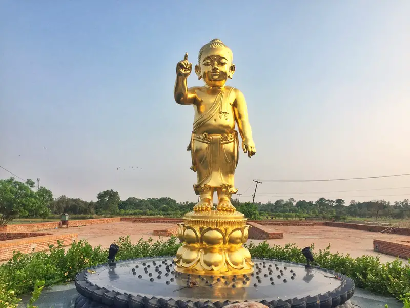 golden buddha statue