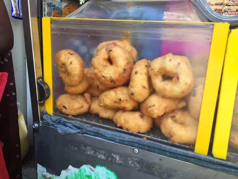 lentil donuts in kerala