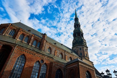 riga old town buildings full of accommodation.jpg