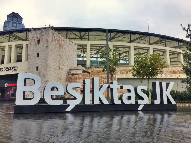 bestiktas lettering at vodafone park