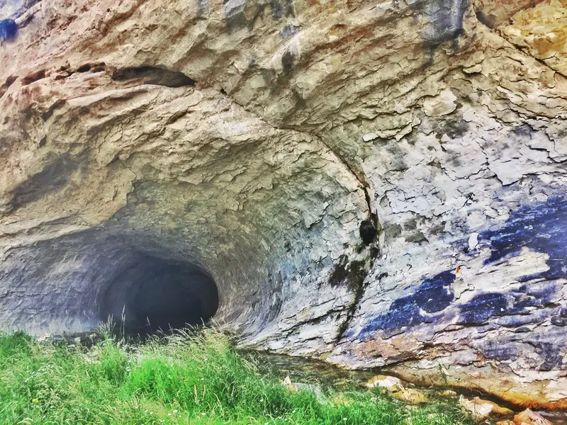 castle hill cave entrance